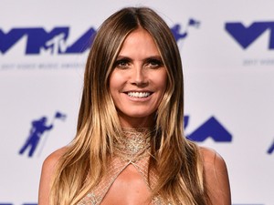 Heidi Klum cicijei kidurrantak a ruhából az MTV VMA-n