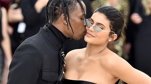Hoppá! Kylie Jenner nem is Travis Scottal él együtt, hanem vele....