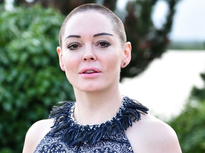 Megrázó! Rose McGowan ezzel a fotóval vallotta be, hogy a producerpápa szexuális zaklatásának az áldozata 