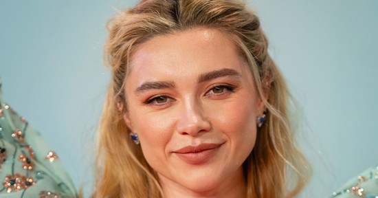 Florence Pugh álomba illő meztelenruhában ragyogott, azonnal ellopta a show-t a vörös szőnyegen