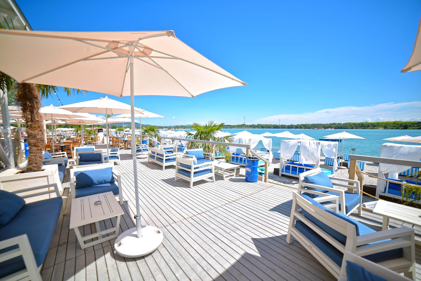 A Lupa Beach étterme, a Portofino Beach Club Rácz Jenő séf menüjével még izgalmasabbá és felejthetetlenebbé teszi a strandolást