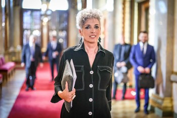 Ő a magyar parlament egyik legstílusosabb nője, Bódis Kriszta ruháit a hibái ellenére is imádják a szakértők
