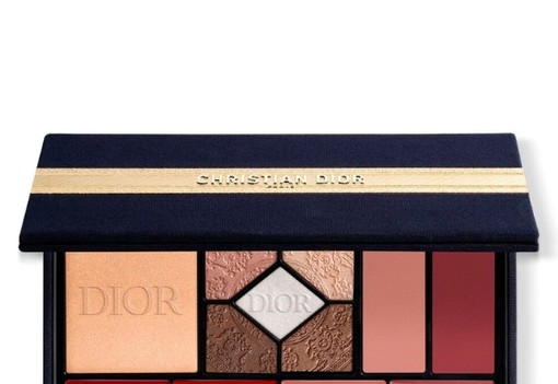 Jó gyönyörködést: itt vannak az év legszebb karácsonyi sminkszettjei