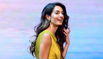 Így tartja magát formában Amal Clooney, meglepő fogással indítja a napot George Clooney felesége