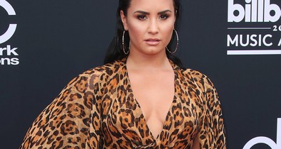 Demi Lovato eldöntötte, hogy megy elvonóra vagy sem