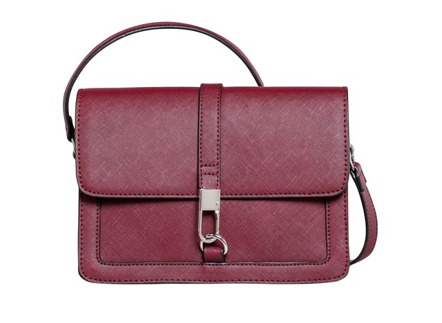 Ha nem vagy hátizsákos típus, válassz a bordó kiegészítők közül, most nagyon sokat találsz belőlük a C&A kínálatában. Ez a táska igazi kis ékszer! C&A 5990 Ft