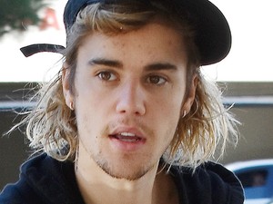 Összeszorul a szíved, ha meglátod Justin Bieber új kiscicáját