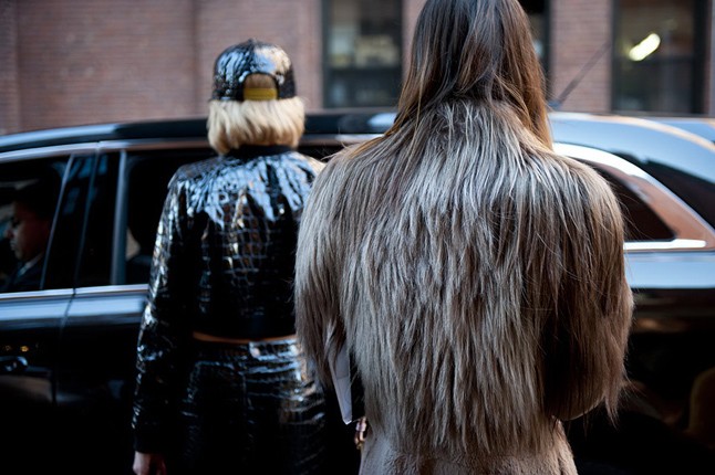 Természetesen, még mindig a kabáton a legmenőbb.