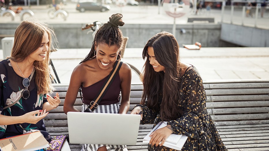 Használd ki az Erasmus program-adta lehetőségeket, és tanulj külföldön akár egy félévet is!