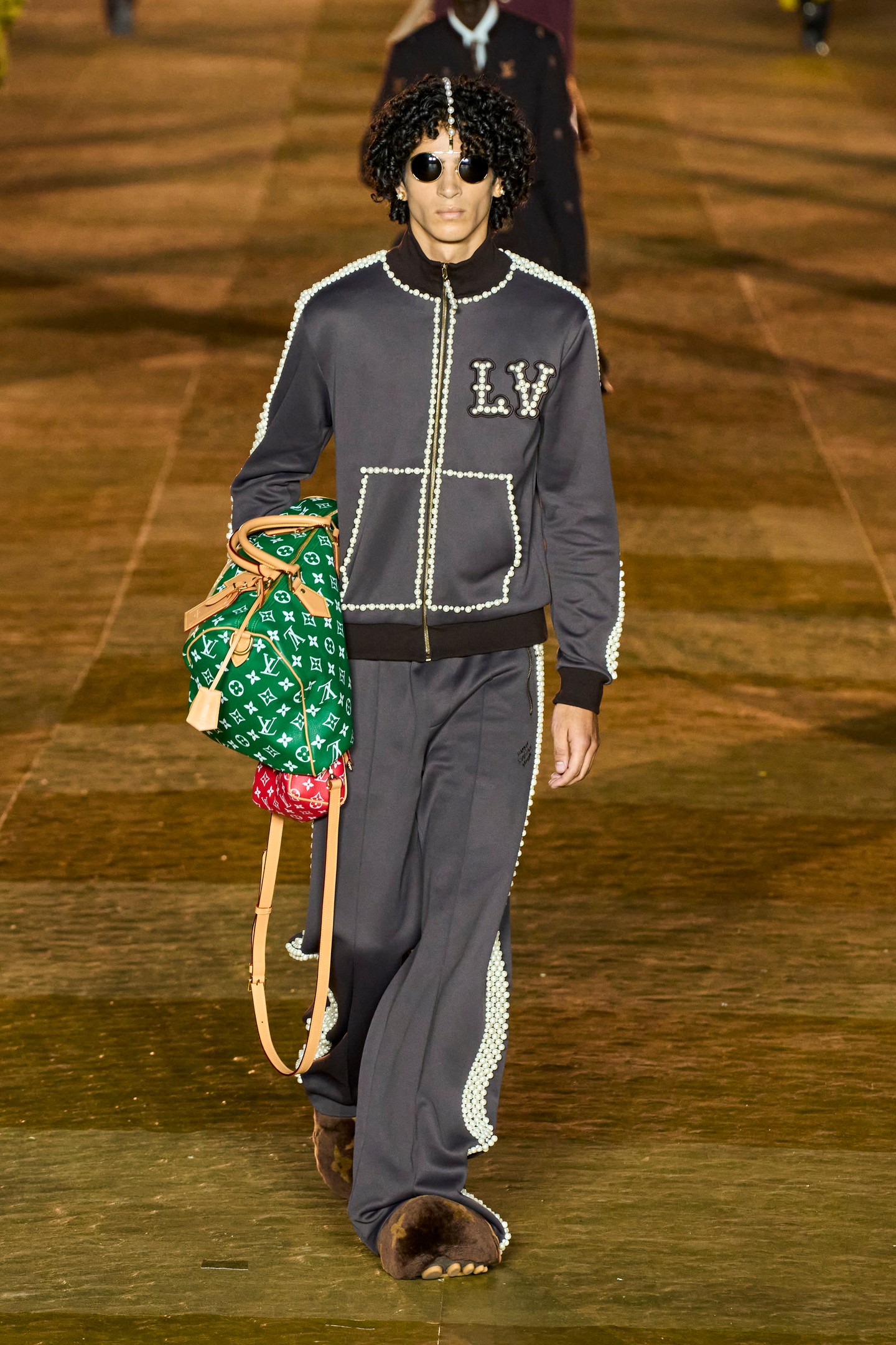 Louis Vuitton 2024 tavasz nyári férfi kollekció, melyet Pharell Williams jegyez
