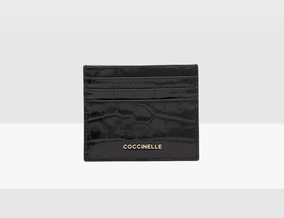 10 stílusos és biztonságos kártyatartó a COVID-19 védettségi igazolványodnak