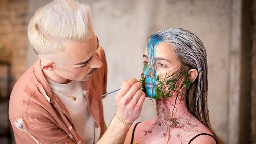 Glow up! Sminkverseny a Netflixen, amiből rengeteg trükköt lestünk el!