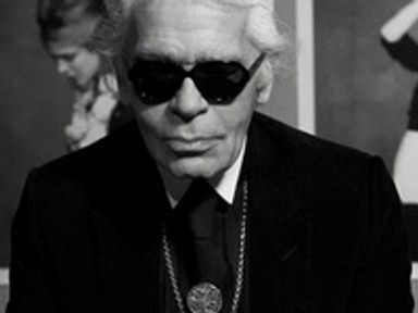 Lagerfeld: Anyám vén leszbikusnak hívott