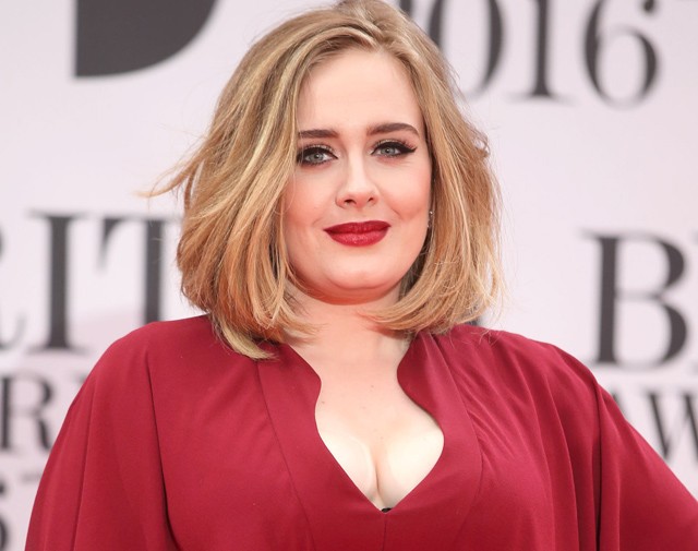 Hű, Adele annyira lefogyott, hogy szinte felismerhetetlen