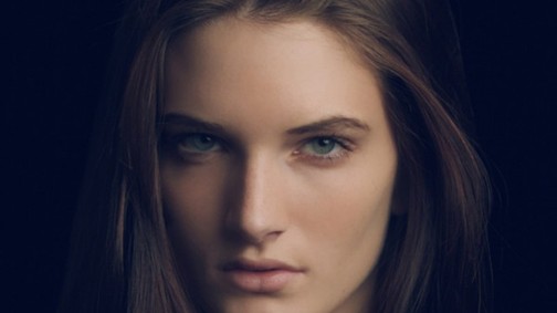 Leszbikus románc a divatmagazinban!