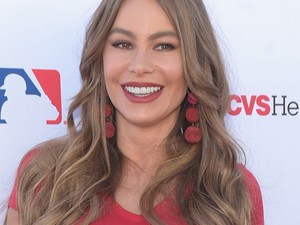 Sofía Vergara új márkája 7 ezer forintért kínál farmereket, és imádni fogod őket