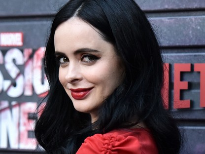 A Jessica Jones sztárja hatalmas pocakkal pózolt vörös szőnyegen