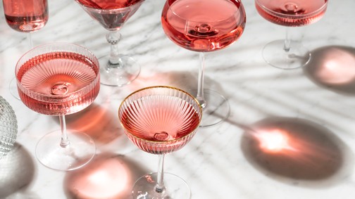 5 ártalmatlannak tűnő szokás, ami csak tovább ront a reflux tünetein