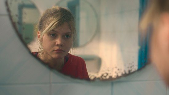 22 éves, és már megkapta a Magyar Filmkritikusok legjobb női főszereplőjének díját - Ismerd meg Román Katalint