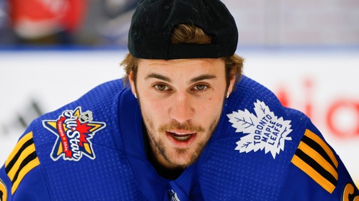 Justin Bieber felrobbantotta az internetet arcpirító posztjával, szinte alig takarja valami az énekes testét