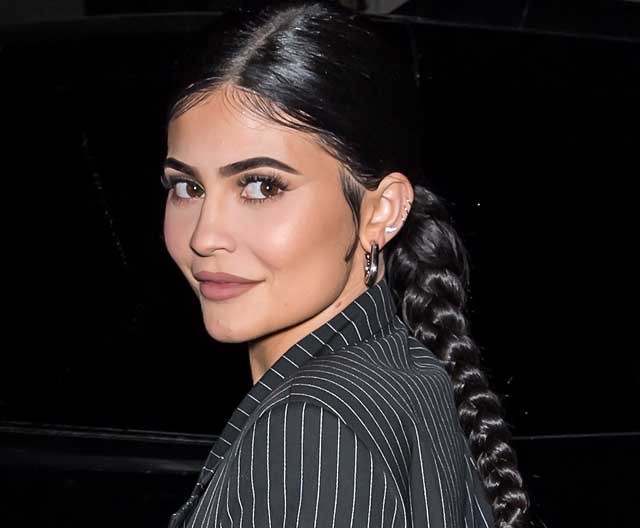 Na, jó: Kylie Jenner megvillantotta a nyár leginspirálóbb manikűrjét