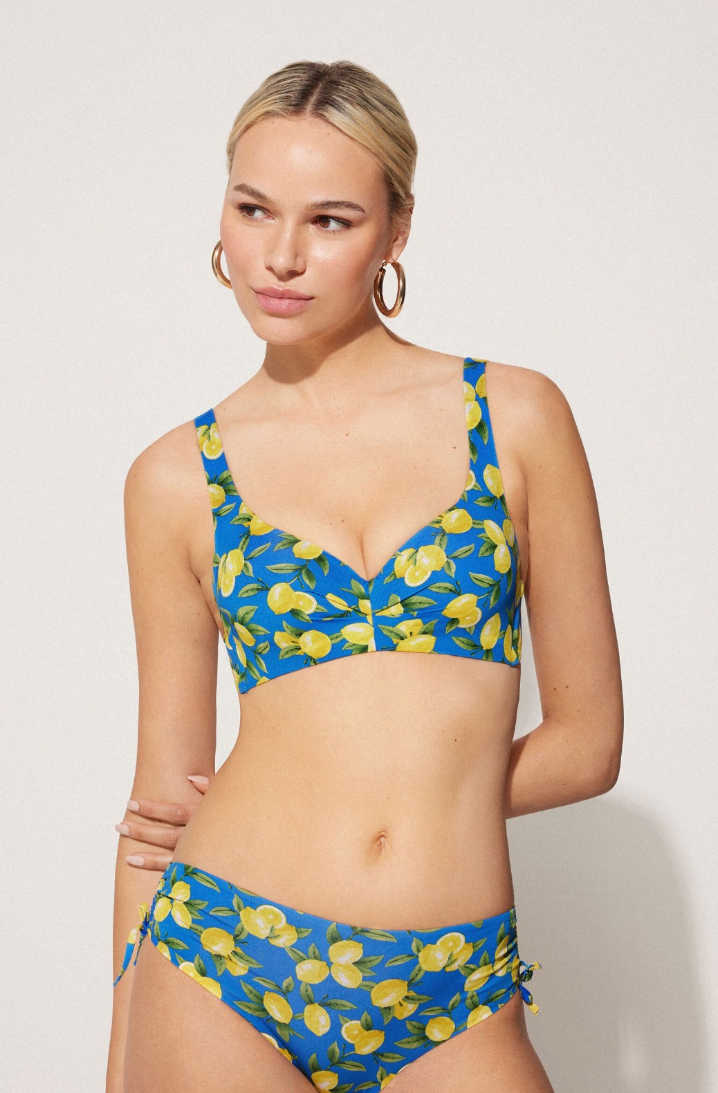 Bikinifelső és alsó TEZENIS 7990 Ft, 5490 Ft