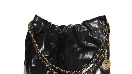 Már csak márciusig kell várni a Chanel új táskájára