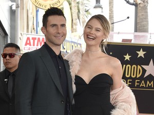 Te örülnél, ha pasid olyan fotót posztolna rólad, mint Adam Levine a feleségéről?