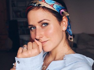 Laudon Andi egy Nanushka szettel búcsúzik