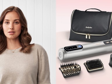 Végre mi is kipróbáltuk a TikTokon felkapott BaByliss Air Wand limitált kiadását, amivel egyszerre tudsz hajat szárítani, formázni és egyenesíteni, ráadásul hőkárosodás nélkül!