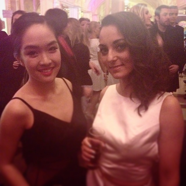 Hien és Boggie már izgatottan várják, hogy elkezdődjön a díjátadó.