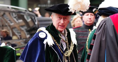 Károly király döntött! A Buckingham-palotában valami olyan dolog fog történni, ami eddig még soha
