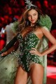 Miranda Kerr természetesen az egyik legjobban várt modellje volt a show-nak.