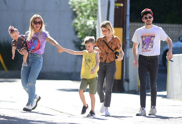 Hilary Duff és Matthew Koma a gyerekeikkel