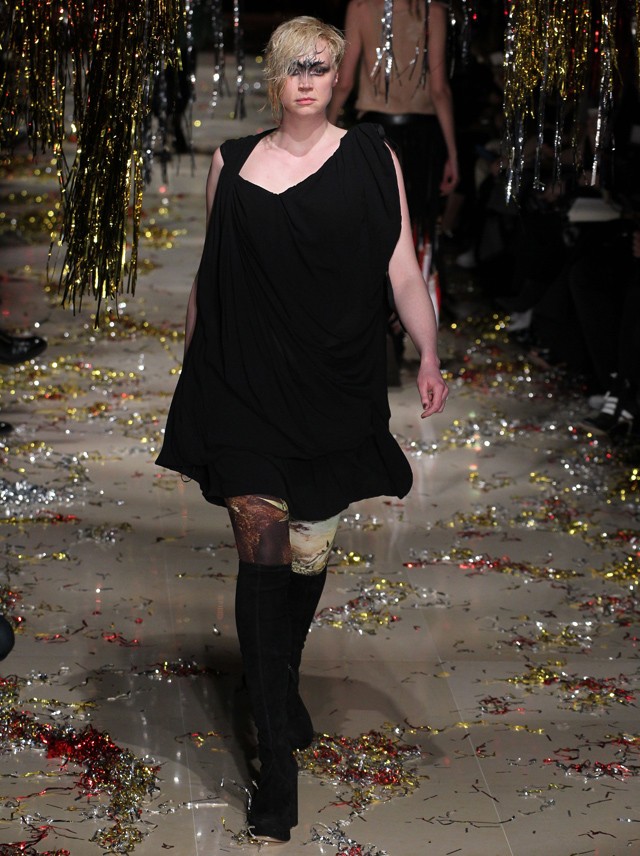 Gwendoline Christie a Vivienne Westwood kifutóján