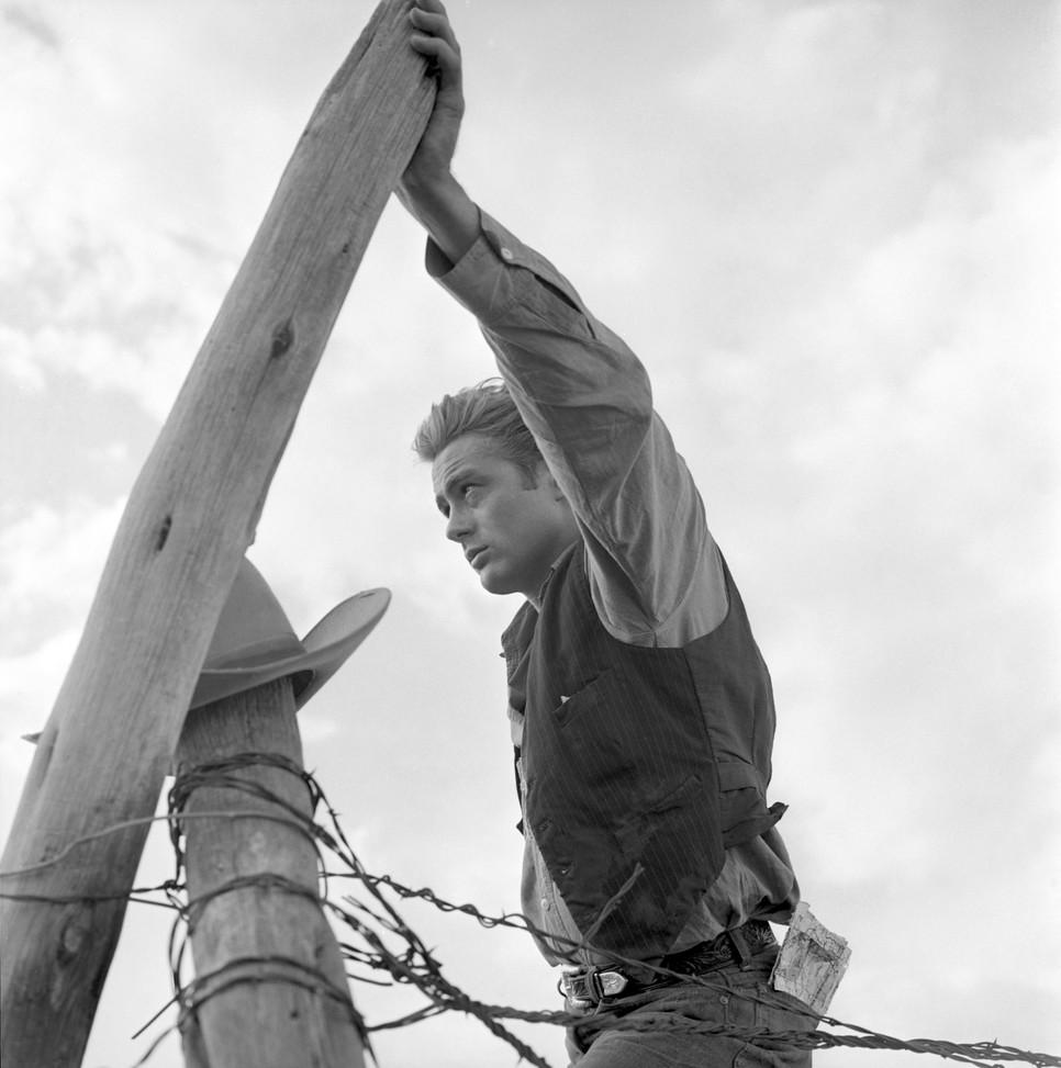 James Dean csupán három filmben szerepelt, de azok nagy elismerést hoztak számára (Óriás, 1956)