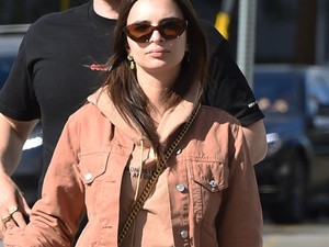 Így turbékol Emily Ratajkowski új pasijával!