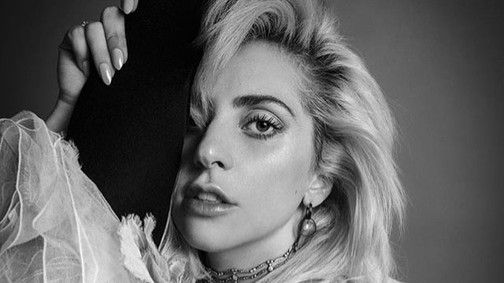 Lady Gaga haján annyiféle szín van, hogy nem tudjuk megszámolni!