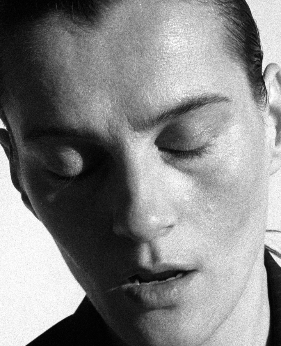 LITKOVSKA x Nick Knight kollekció az ukrán háború áldozatainak megsegítésére