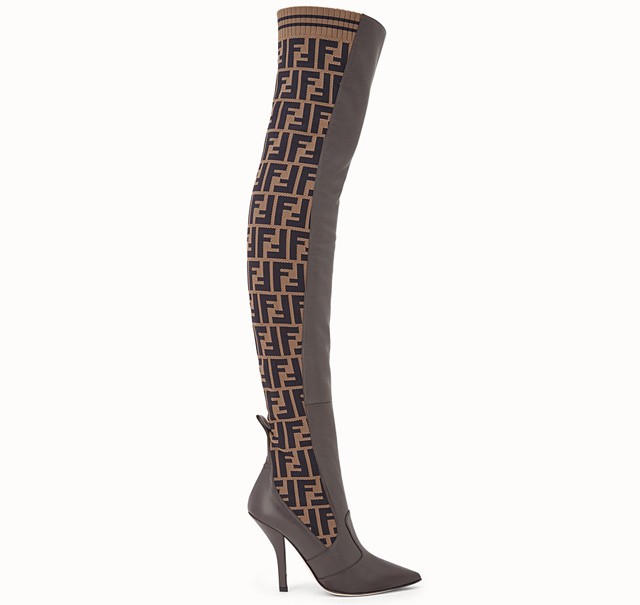 A Fendi 450 ezres csizmája