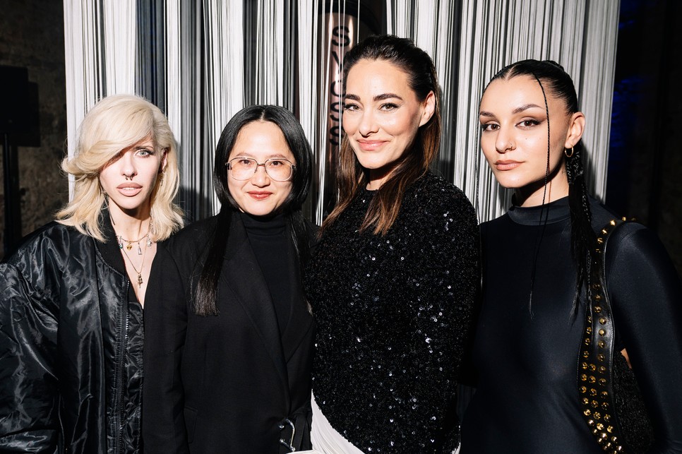 Kiyoko Odo, a Syoss nemzetközi kreatív igazgatója felelt a nagykövetek frizuráiért a márka nagyszabású rendezvényén