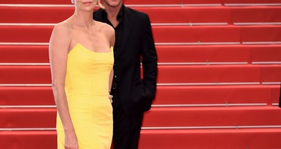 Charlize Theron Cannes-ban pompázik