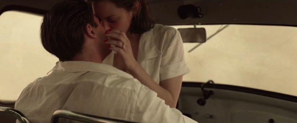 angelina jolie, brad pitt, selena gomez, marion cotillard, válás, szakítás, botrány, megcsalás, instagram