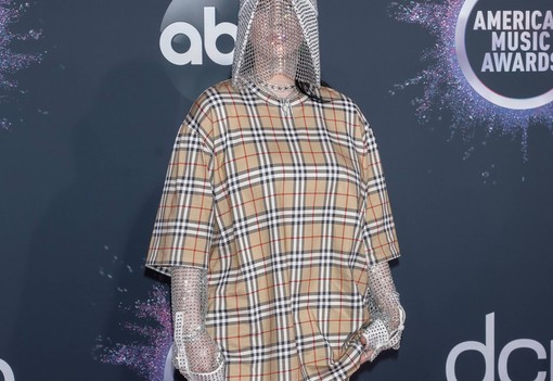 Billie Eilish stílusfejlődése valójában egy szabadságharc a nőkért