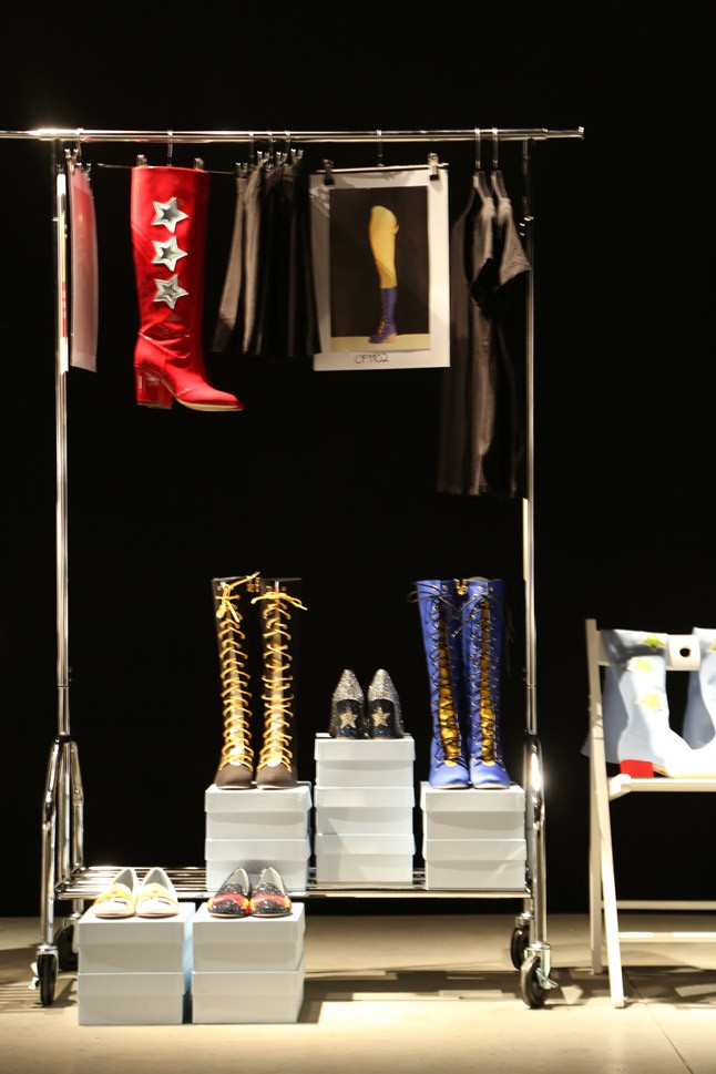 Chiara Ferragni újabb cipőkollekcióval jelentkezett a milánói divathéten