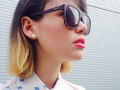 Malév blúzban a dizájner!