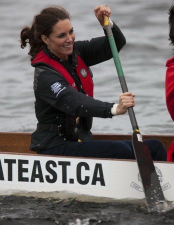 Egy pihentető program, néhány fogadás között jól esik egy kis evezés, nemde?