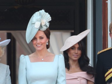 Ki utánoz kit? 8 pillanat, amikor Katalin hercegné és Meghan Markle kísértetiesen hasonlóan öltözött fel