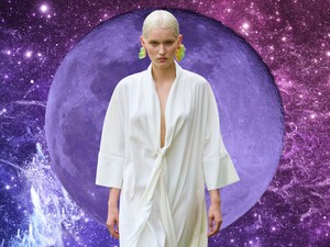 Napi horoszkóp: Az Ikrek titkos kapcsolatba bonyolódhat, az Oroszlán ne tartson két vasat a tűzben - május 23.