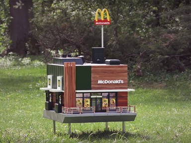 Íme a legkisebb McDonald`s a világon, de nem akárkinek építették